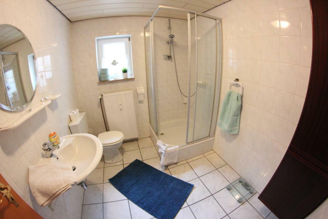 Ruhige Und Gemuetliche Ferienwohnung In Calden Kültér fotó